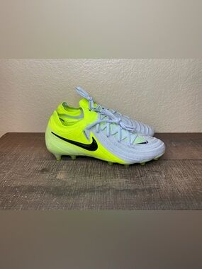 Nike Phantom GX 2 Elite AG “Mad Voltage Pack” 
- Size 6.5 Men / 8 Women.